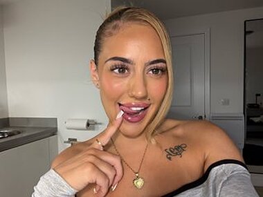 Webcam Snapshop for AlainaRosee